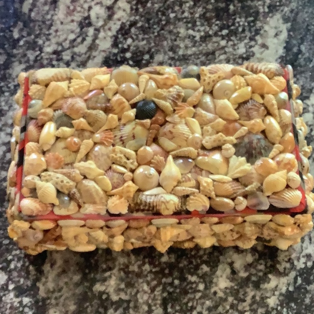 Vintage handmade seashell jewelry box